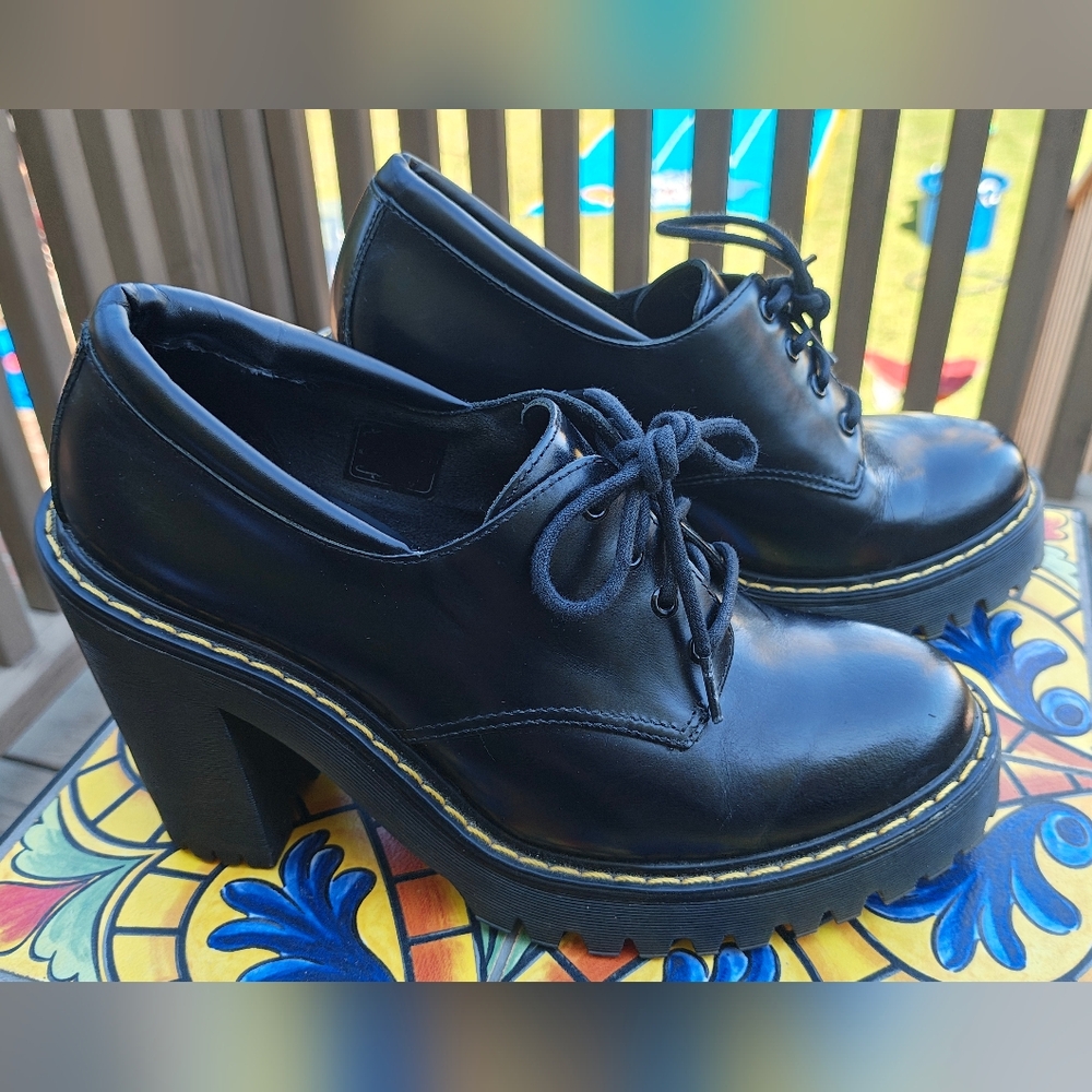 Dr Martens Salome Black Lace-Up Chunky Heel Oxford for Women, Size 7